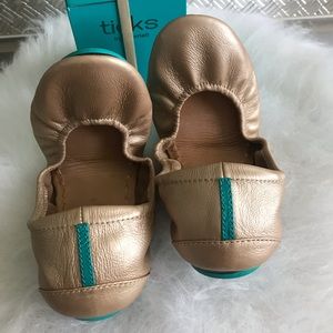 Tieks size 8 metallic champagne gold 🍾 🥂